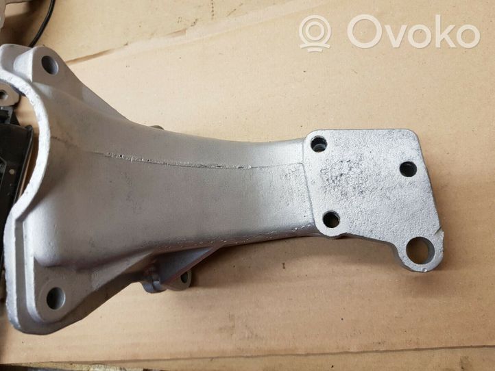 Volkswagen Jetta II Engine mount bracket 191199354C