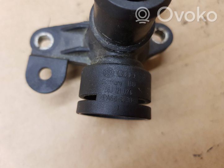 Volkswagen Eos Tubo flessibile del liquido di raffreddamento del motore 06J121132G