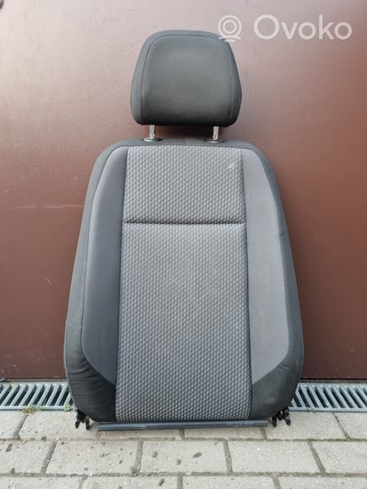 Volkswagen PASSAT B8 Istuimen runko 3AA881046G