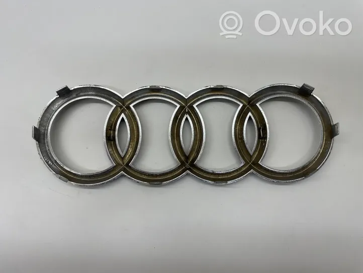 Audi A6 S6 C6 4F Mostrina con logo/emblema della casa automobilistica 4E0853605AA