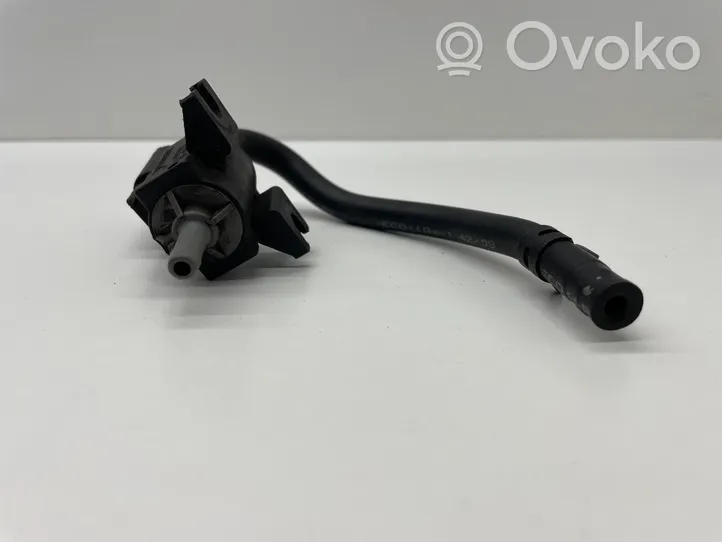 Volkswagen Golf VI Turboahtimen magneettiventtiili 06F906283F