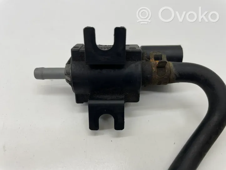 Volkswagen Golf VI Turboahtimen magneettiventtiili 06F906283F