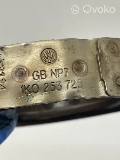 Volkswagen Jetta V Äänenvaimentimen putken liittimen pidike 1K0253725