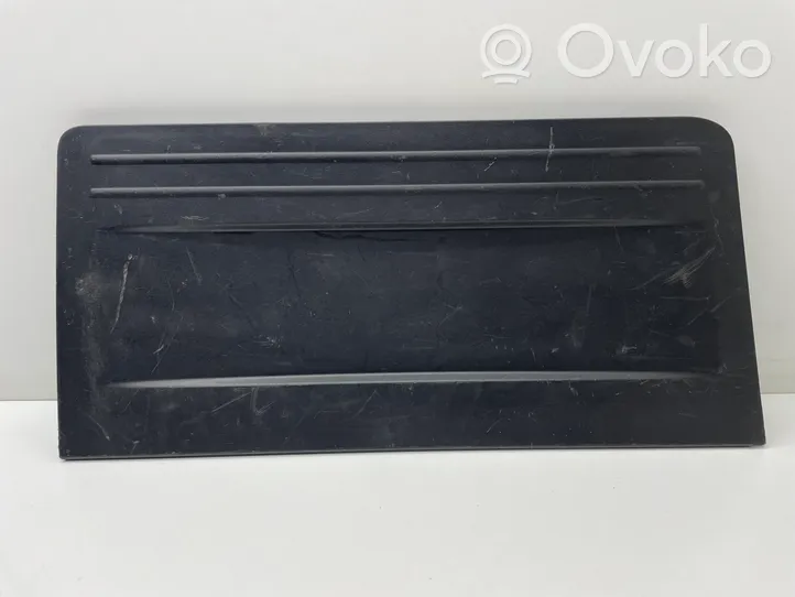 Volkswagen Jetta V Rivestimento portellone 1K5867462