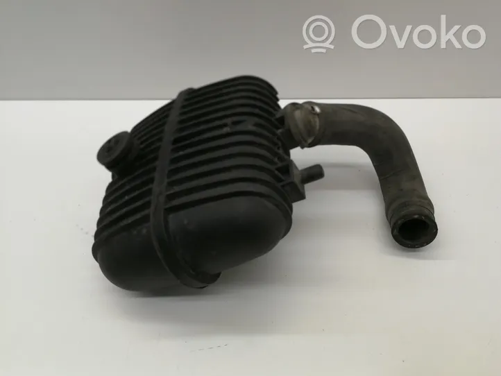 Audi A6 S6 C6 4F Réservoir d'air sous vide 8E0129955