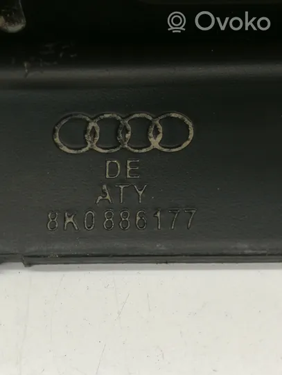 Audi A4 S4 B8 8K Sedynės nugaros atramos spyna 8K0886177