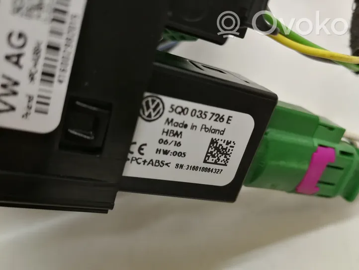 Volkswagen PASSAT B8 Gniazdo / Złącze USB 5G0035222E