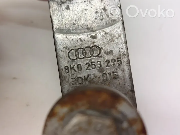 Audi A4 S4 B8 8K Äänenvaimentimen kannattimen pidin 8K0253295