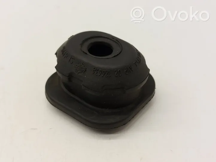 Audi A4 S4 B8 8K Staffa del pannello di supporto del radiatore 8K0121275C