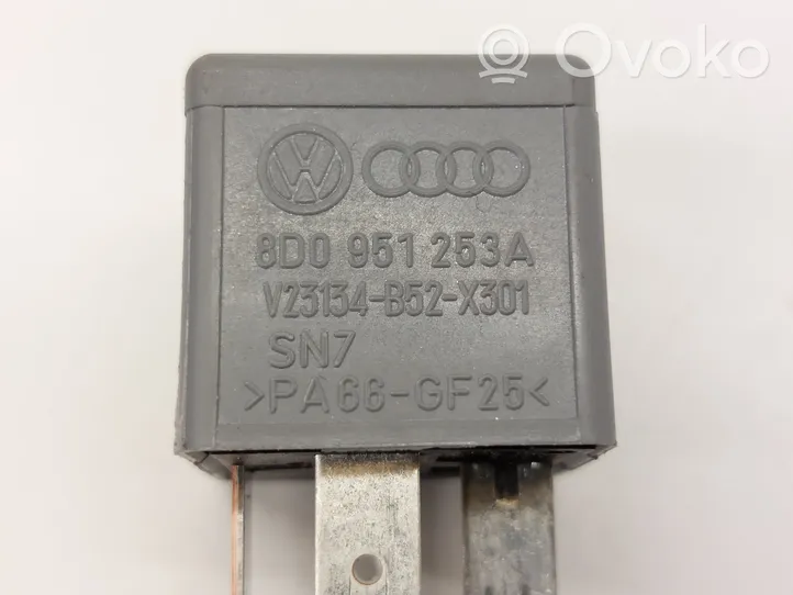 Seat Leon (1P) Other relay 8D0951253A