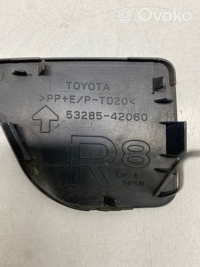 Toyota RAV 4 (XA40) Priekinis tempimo kilpos dangtelis 5328542060