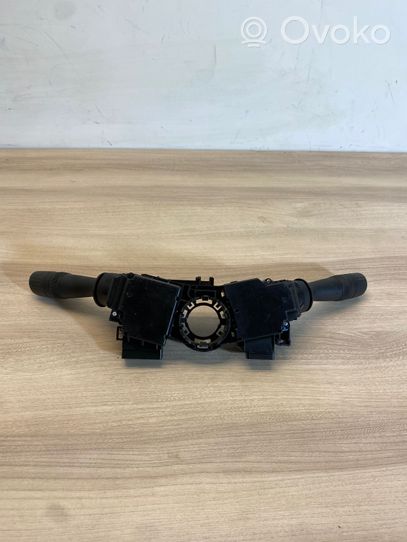 Toyota RAV 4 (XA40) Leva/interruttore dell’indicatore di direzione e tergicristallo 17f744