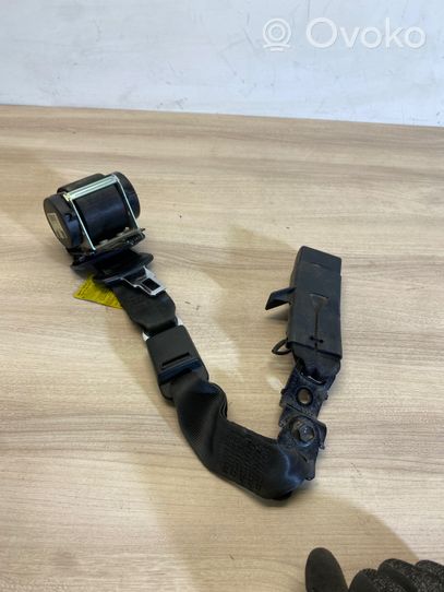 Toyota Avensis T270 Middle seatbelt (rear) 609311300a