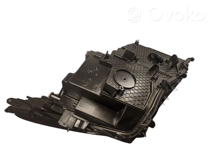 Lexus RX 330 - 350 - 400H Lampa przednia 8118548D70