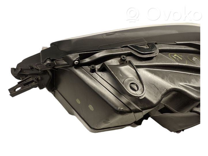 Lexus RX 330 - 350 - 400H Lampa przednia 811500E290