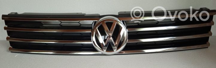 Volkswagen Touareg II Garniture de radiateur 7P6853651L