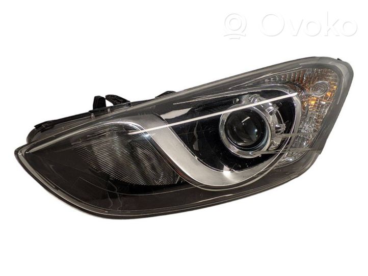 Hyundai i30 Lampa przednia 92101A6020