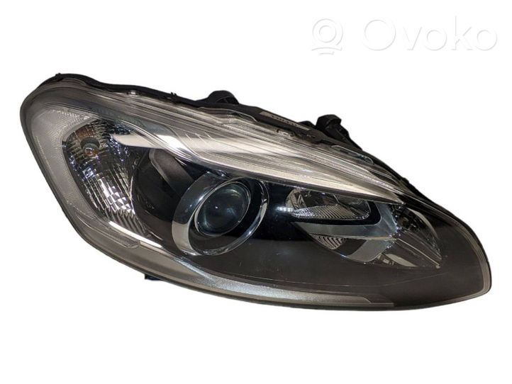 Volvo XC60 Lampa przednia 31395897