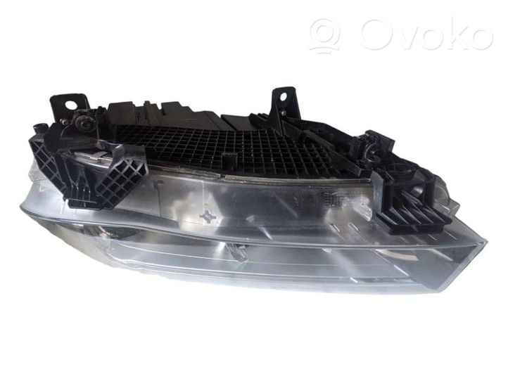 BMW X5 F15 Lampa przednia 8738673