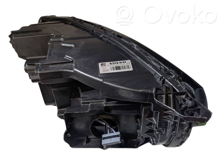31446880 Volvo XC90 Headlight/headlamp, 271.16 € | RRR 
