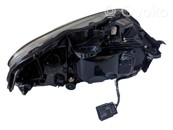 Volvo XC60 Lampa przednia 31420257