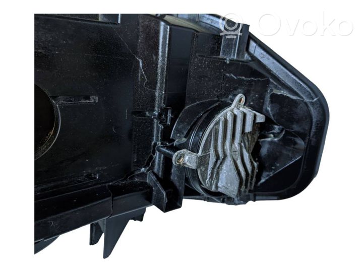 BMW 4 F32 F33 Lampa przednia 7460620