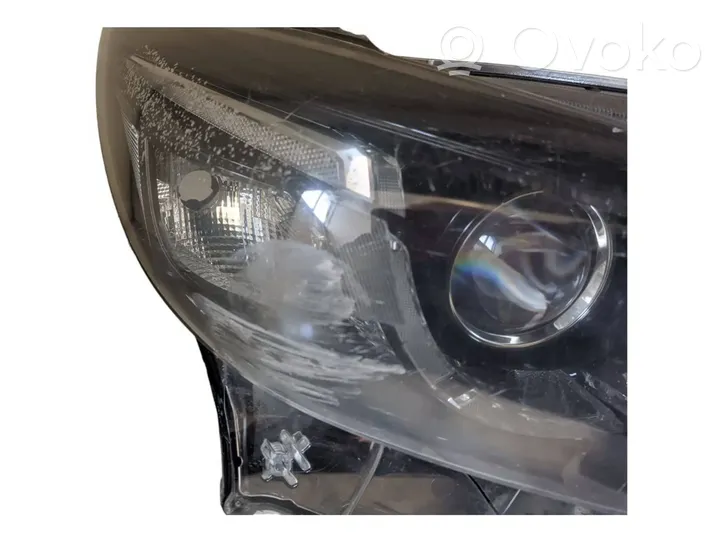 Mazda 6 Lampa przednia 10065041