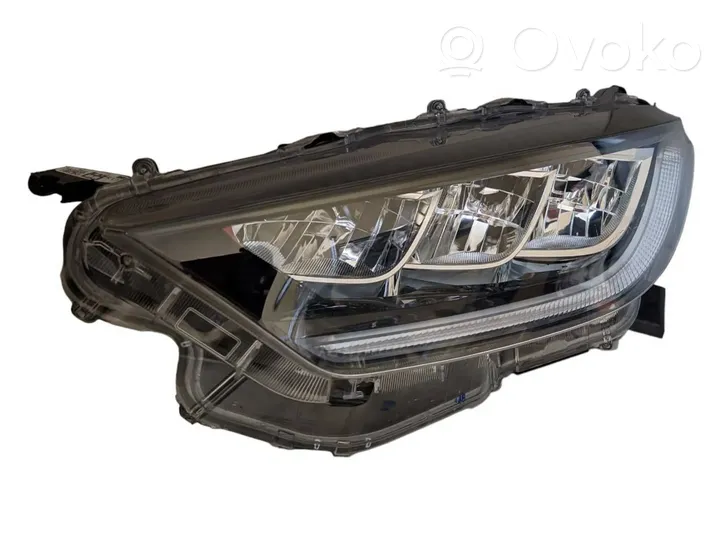 Toyota Yaris XP210 Lampa przednia 81110K0030