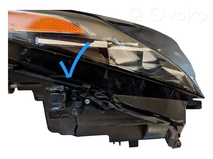 Lexus RX 330 - 350 - 400H Lampa przednia 8114548D40