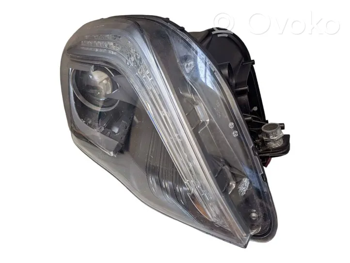 Mercedes-Benz GLK (X204) Lampa przednia A2048201639