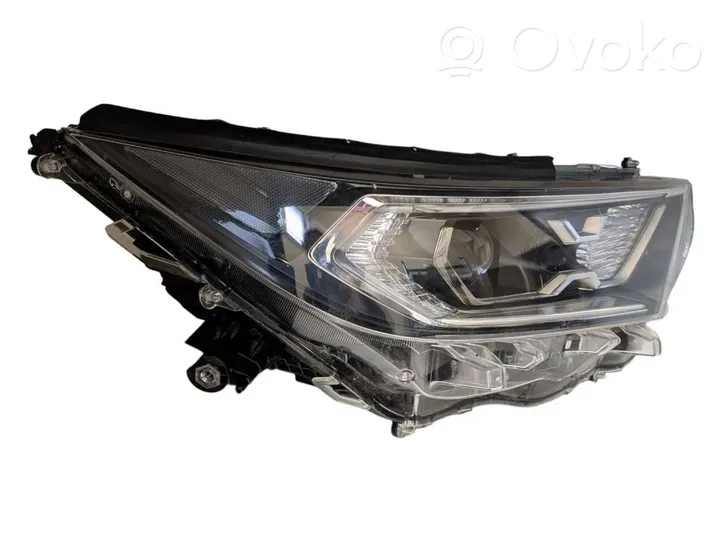 Toyota RAV 4 (XA50) Lampa przednia 8118542A33