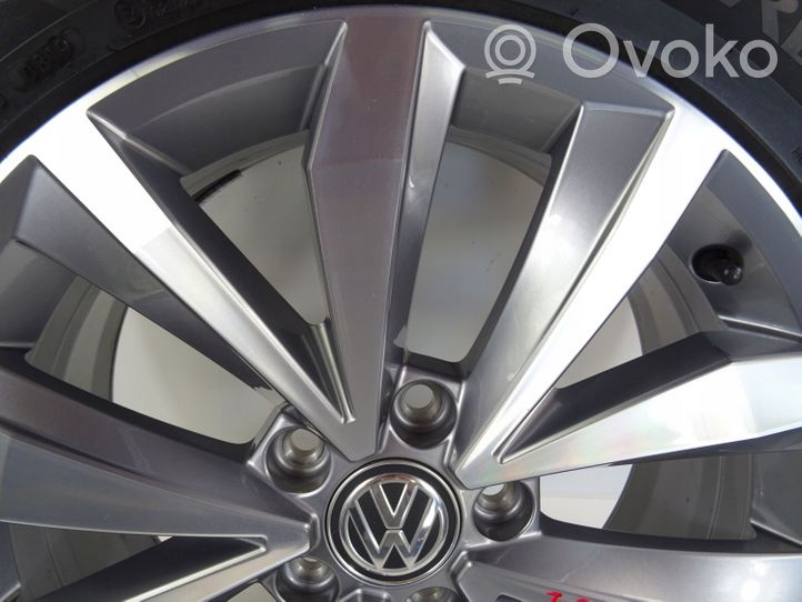 Volkswagen T-Roc R17 alloy rim 2GA601025P