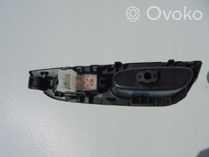 Nissan X-Trail T32 Electric window control switch 809614CE2A