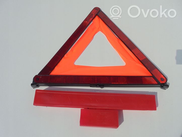 Seat Arona Triangle d'avertissement 