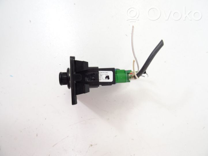 Skoda Karoq Enchufe conector USB 5Q0919341