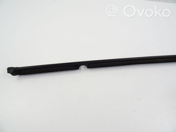 Volkswagen Touran III Other exterior part 5TA839479