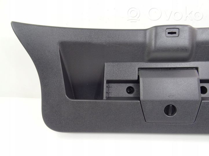 Volkswagen Polo VI AW Garniture de couvercle de coffre arriere hayon 2G6867601A