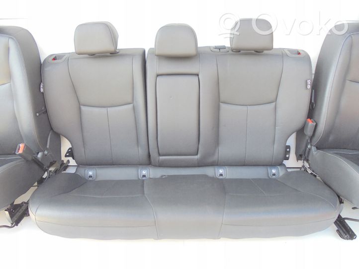 Nissan Pulsar Seat set 