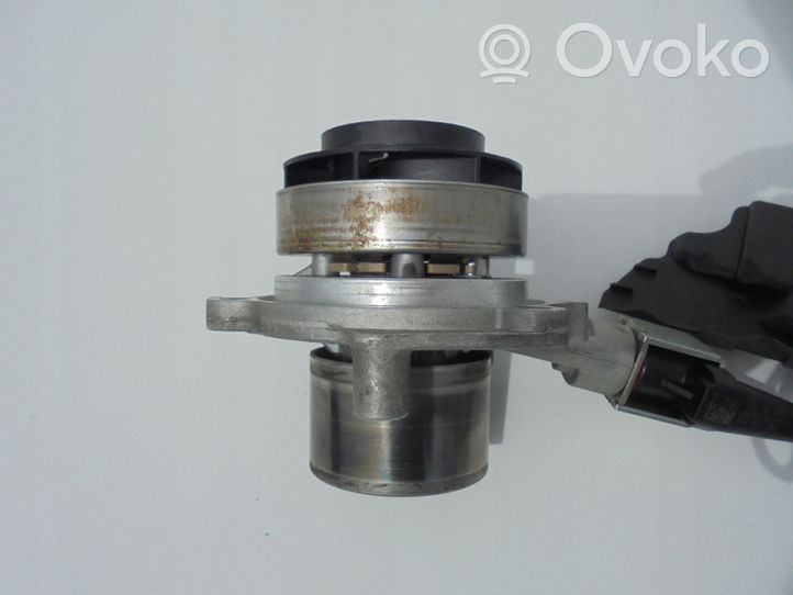 Audi Q3 8U Bomba de agua 04L109145A0