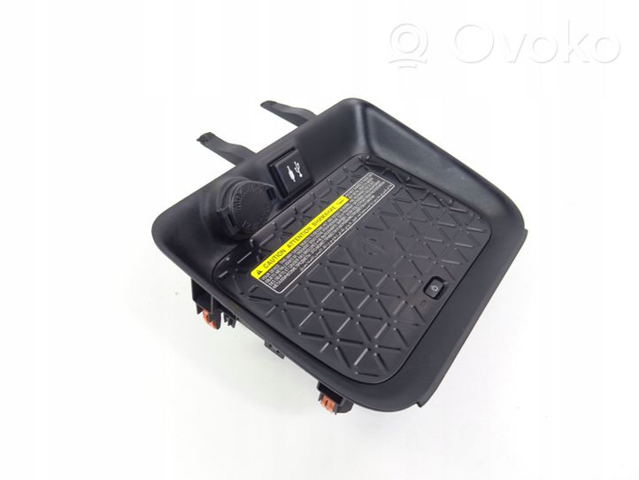 Toyota RAV 4 (XA50) Module de charge sans fil 861C042010C1