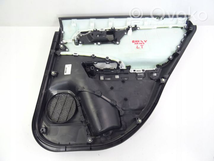 Toyota RAV 4 (XA50) Boczki / Poszycie drzwi tylnych 67614X1B18