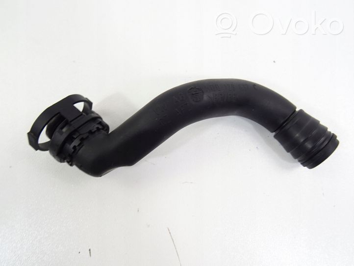 Volkswagen Touran III Tuyau de liquide de refroidissement moteur 5Q0129637C