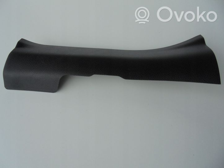 Nissan Qashqai Muu kynnyksen/pilarin verhoiluelementti 769B64EA0A