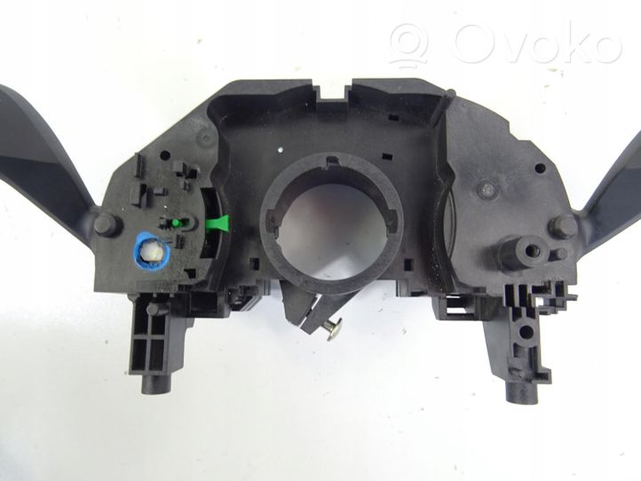 Nissan Qashqai J12 Leva/interruttore dell’indicatore di direzione e tergicristallo 255606