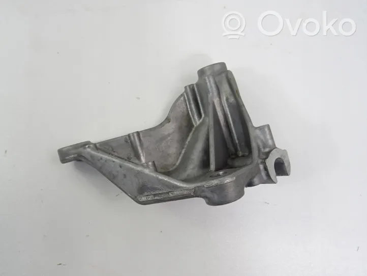 Nissan Qashqai J12 Support de générateur / alternateur 117107507R