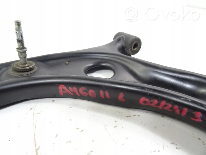 Toyota Aygo AB40 Triangle bras de suspension inférieur avant 