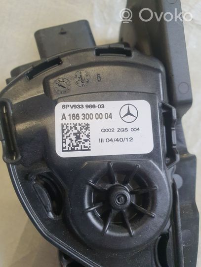 Mercedes-Benz GL X166 Accelerator throttle pedal A1663000004