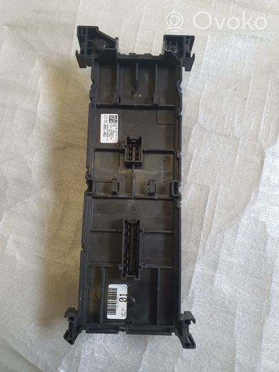 Mercedes-Benz GL X166 Module de fusibles A1669063901