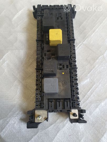 Mercedes-Benz GL X166 Module de fusibles A1669063901