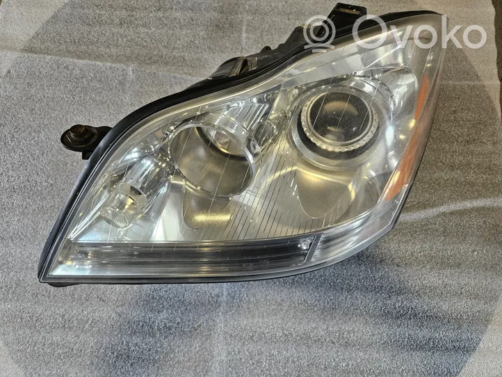 Mercedes-Benz GL X164 Lampa przednia A1648208261